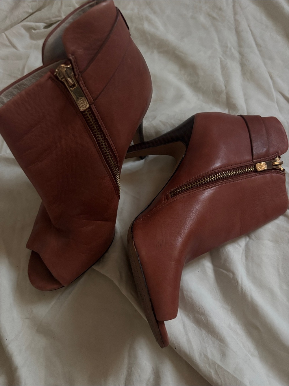 Vince Camuto Rust Brown Leather Peep-Toe Zip Ankle Booties, Sz 7.5